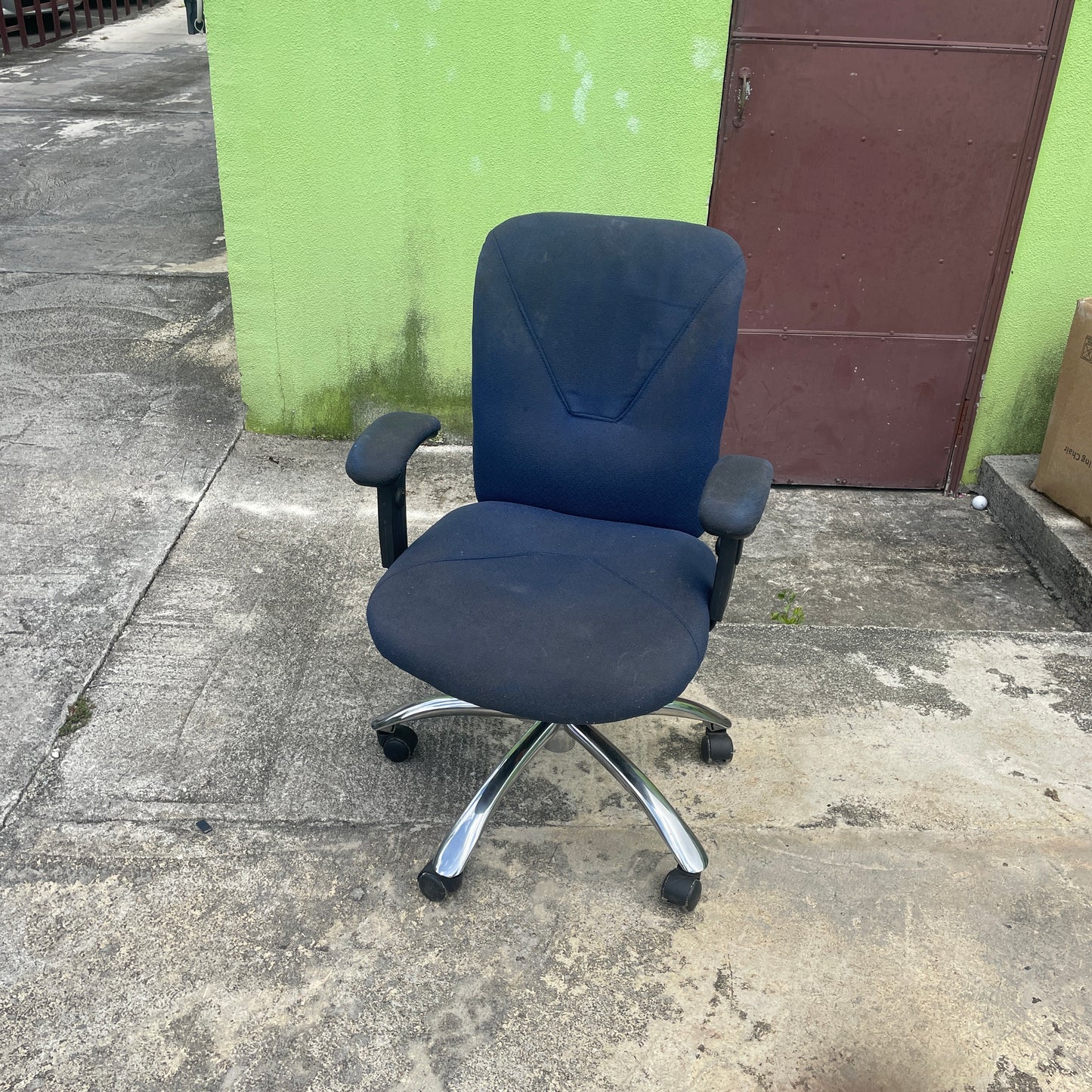 1 Office Chair