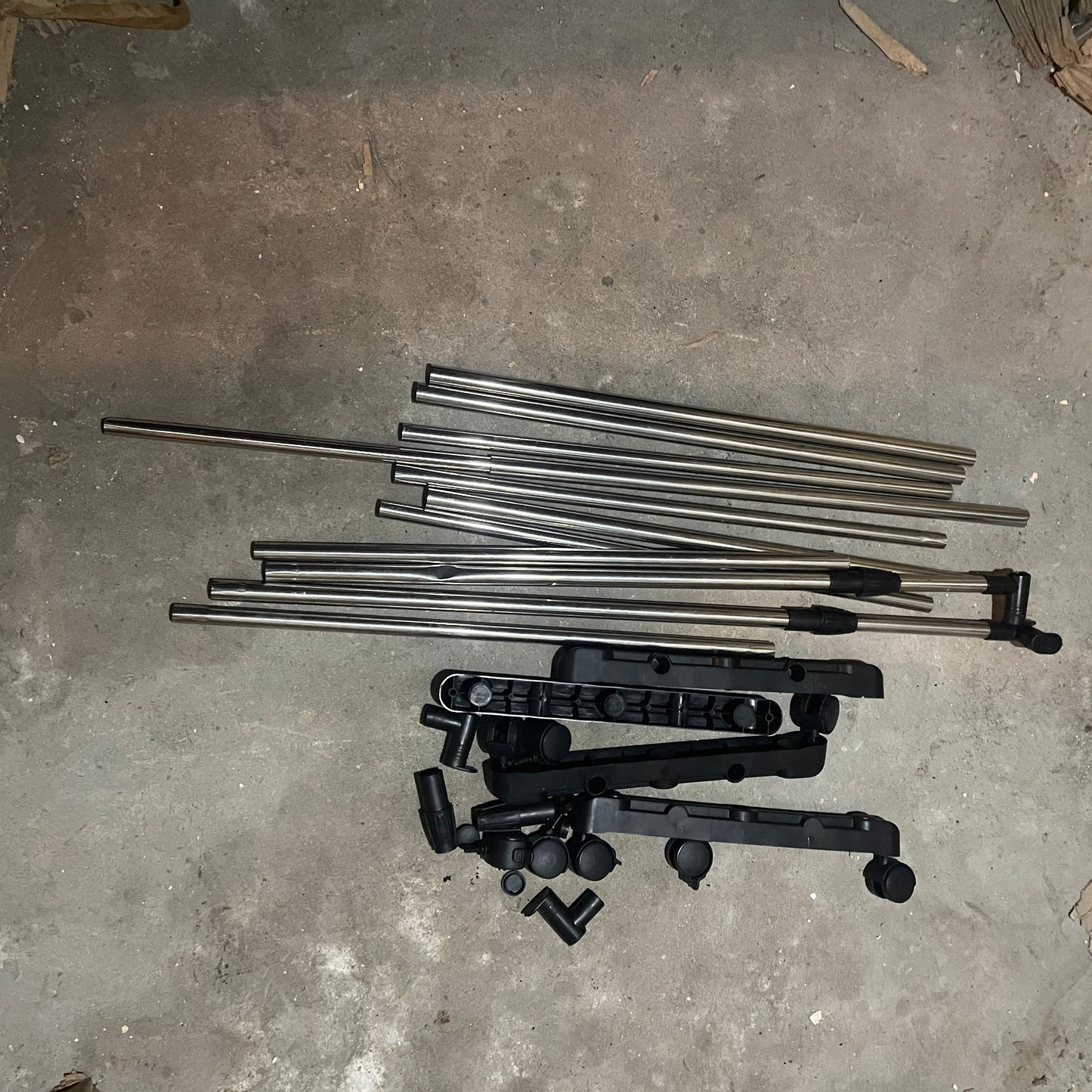 2 Metal Racks