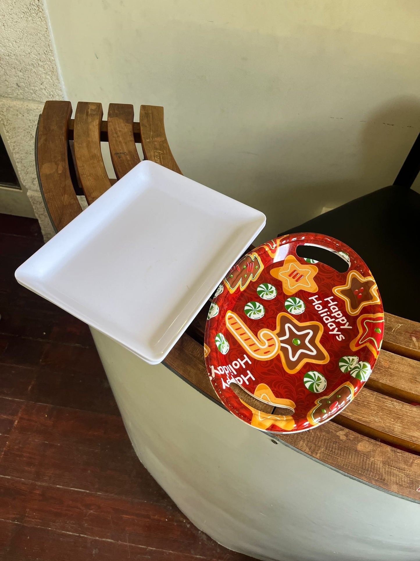 Set of 2 Serving Trays - White + 2 Holiday Serving Trays