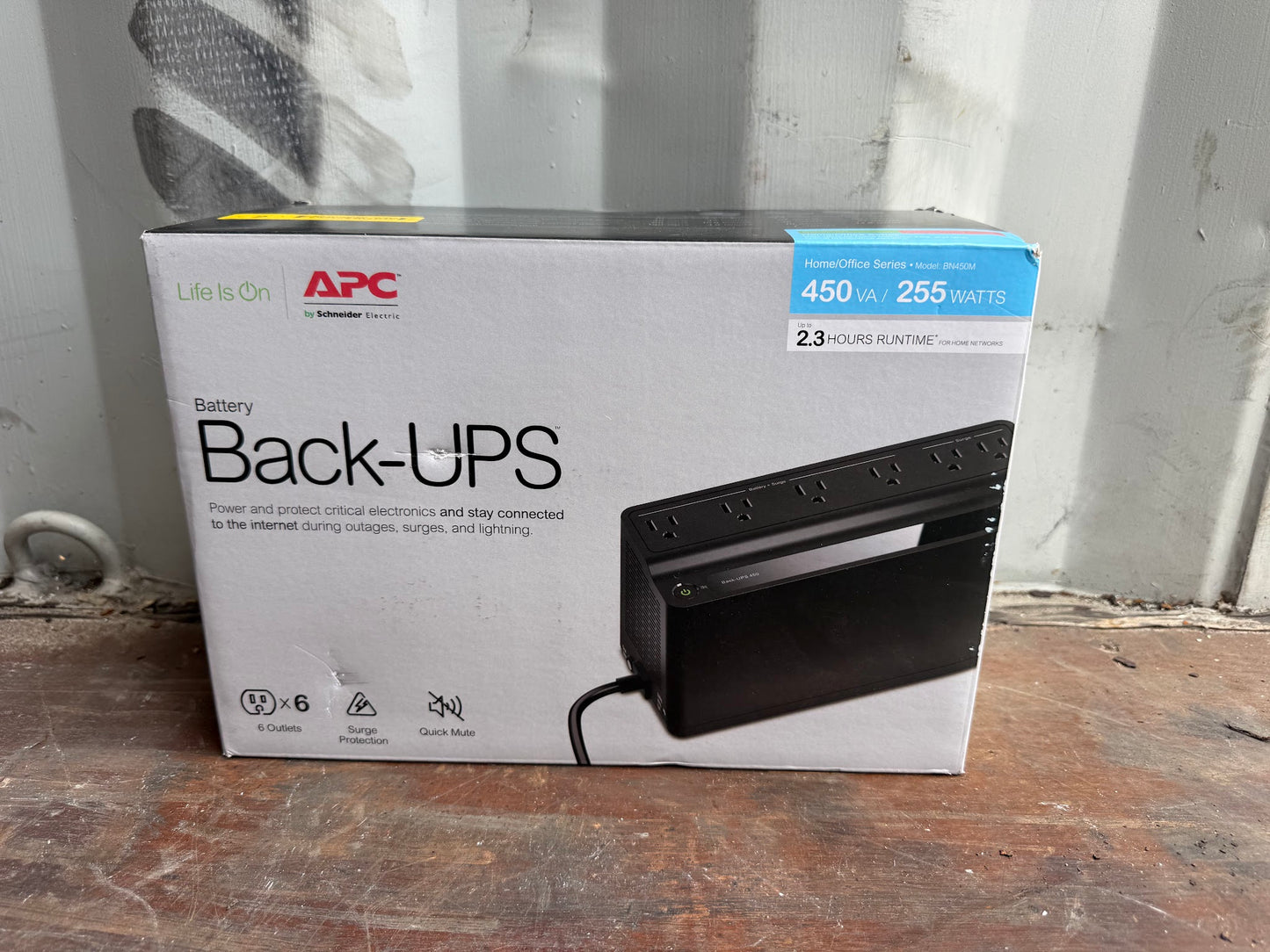 APC 5-ft APC BackUPS 6 Outlet Black Indoor AC Surge Protector Battery Backup