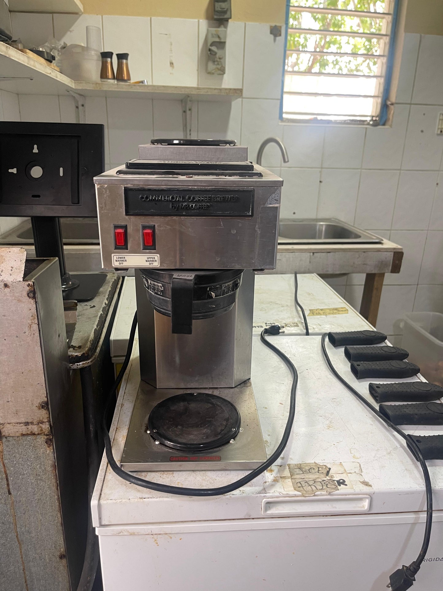 Commercial Coffee Brewer