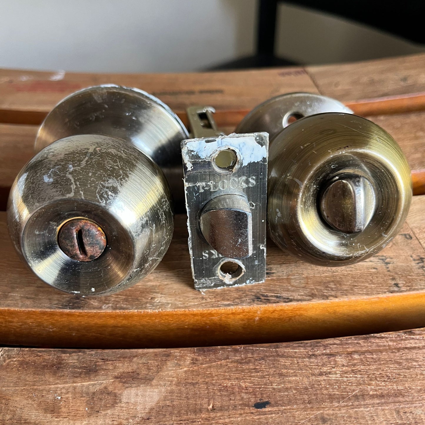 T-LOCKS Door Knob Lockset