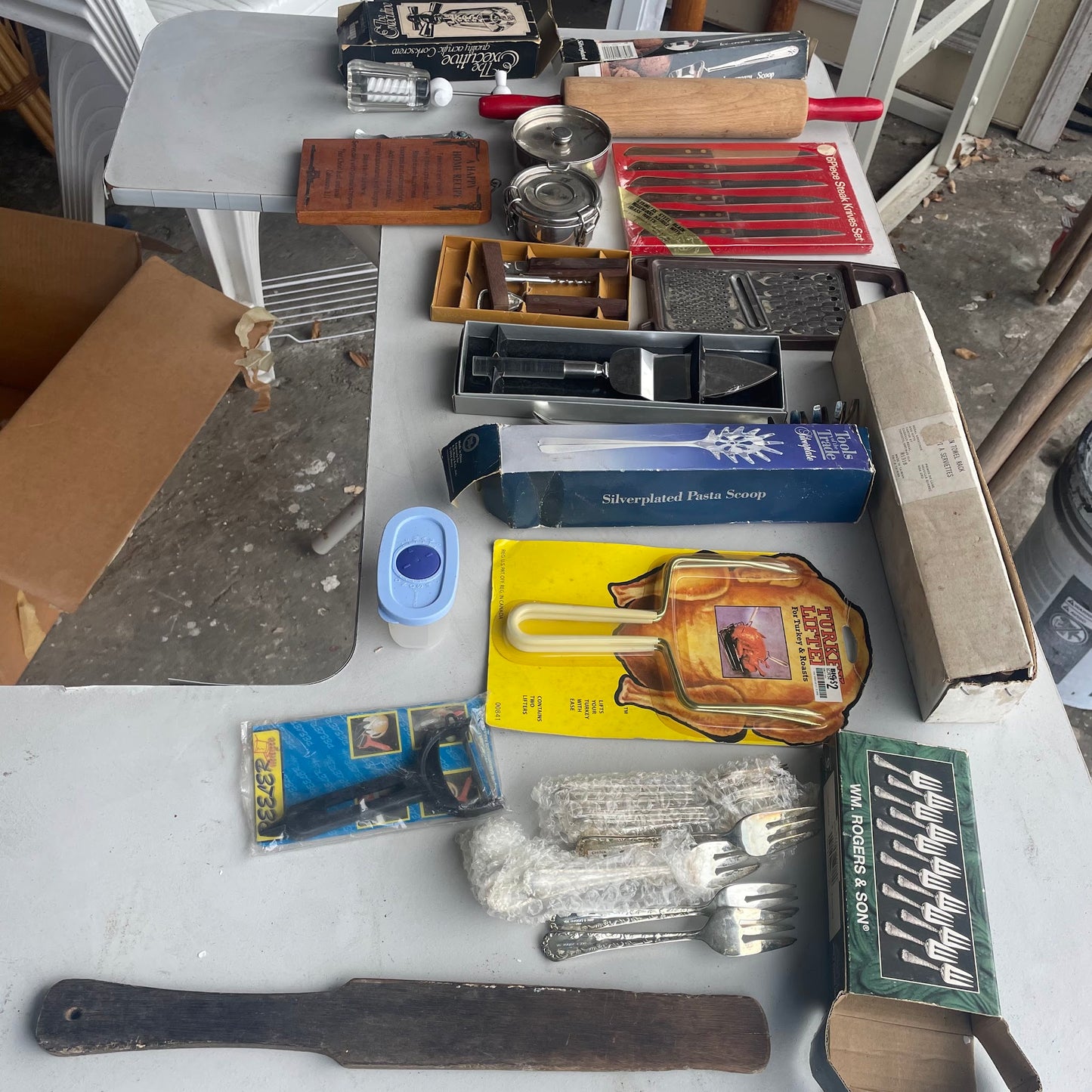 Steak Knife Set + Miscellaneous Items