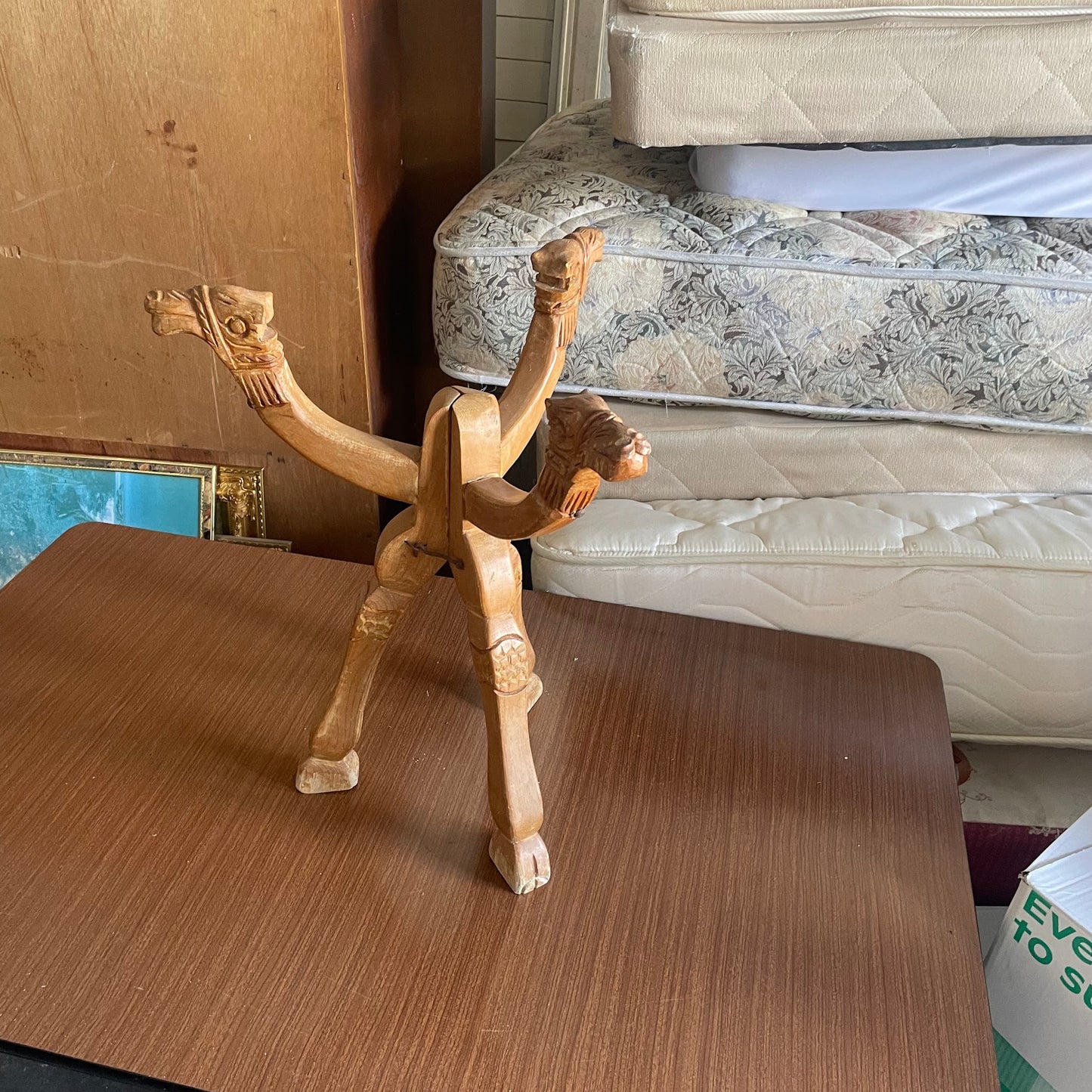 Wooden Camel Head Tripod Stand