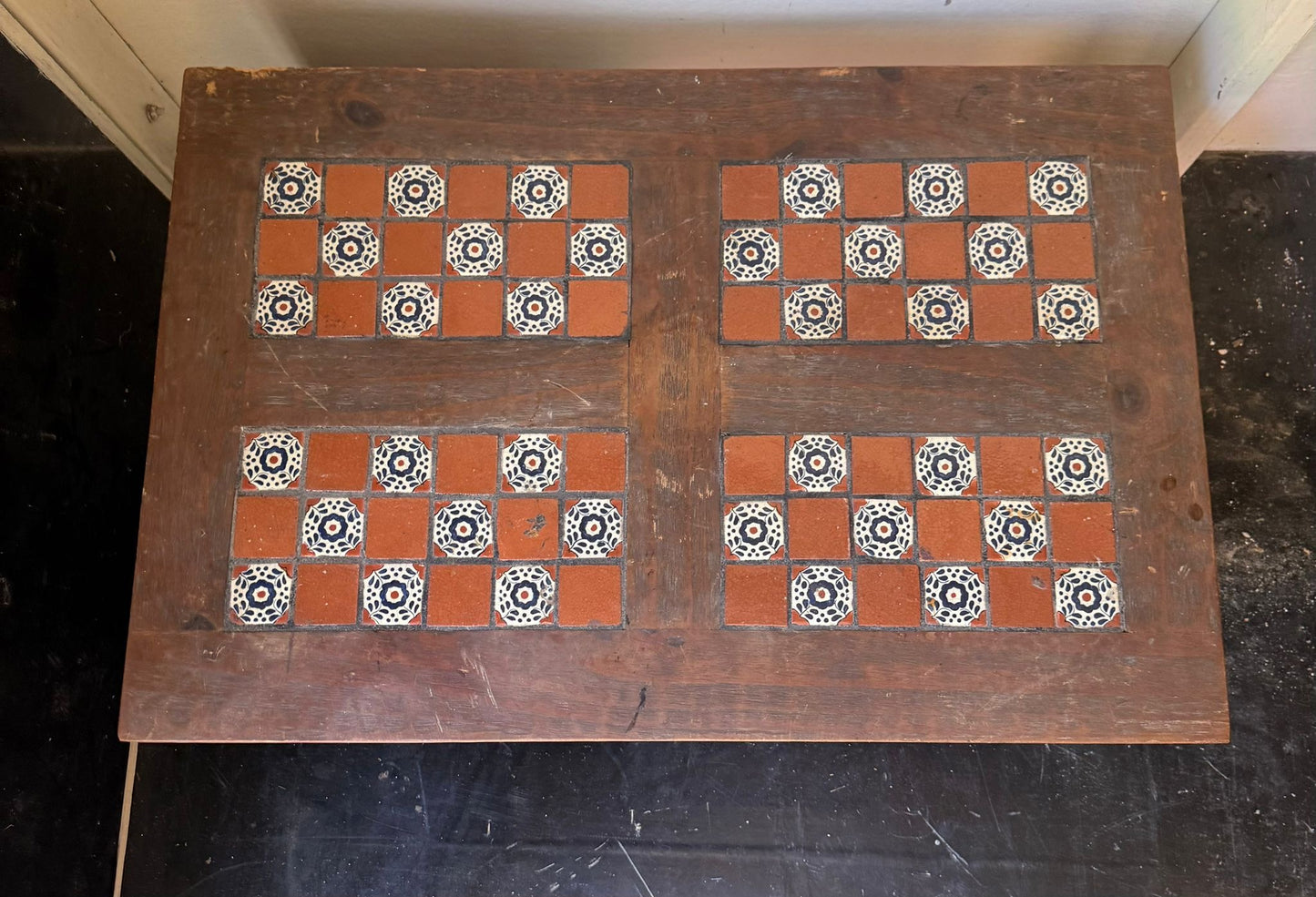 Antique Wooden Coffee Table(16”H x 2’W x 3’L)