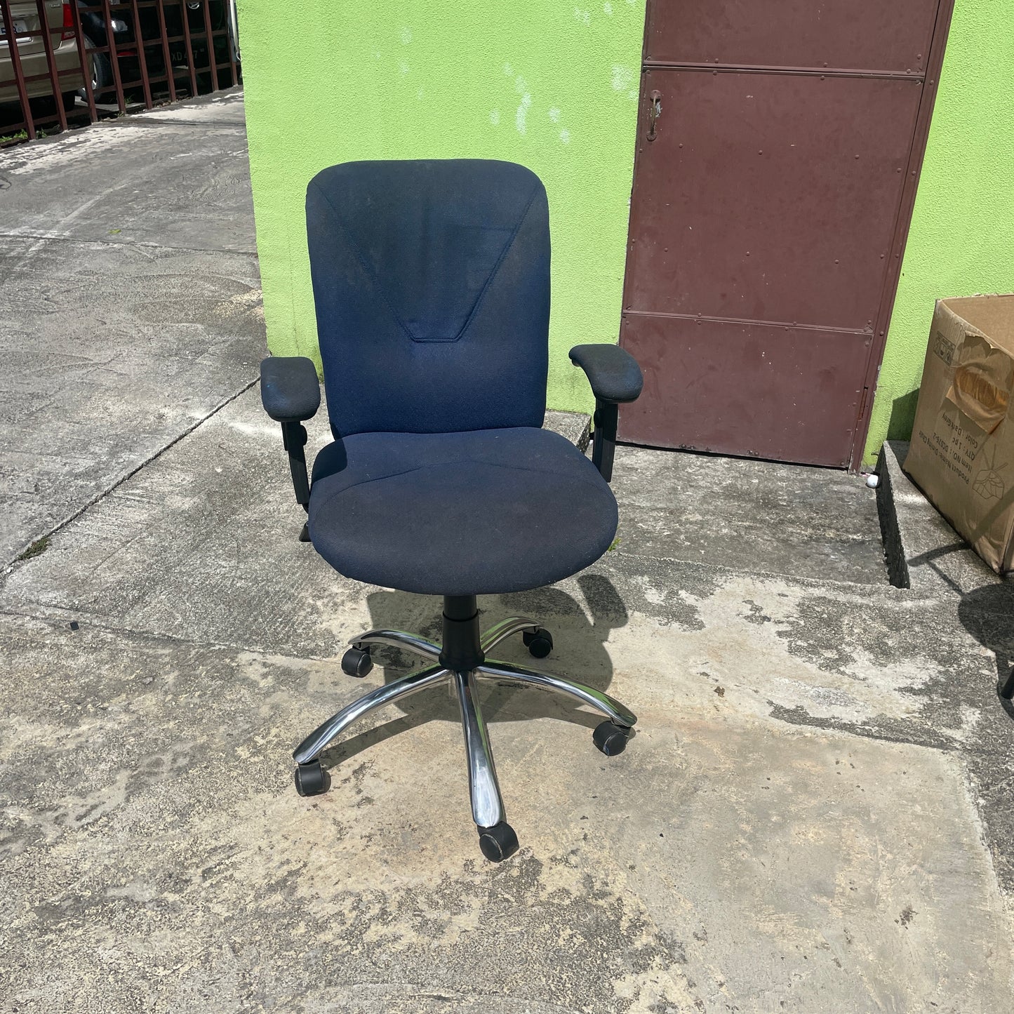1 Office Chair