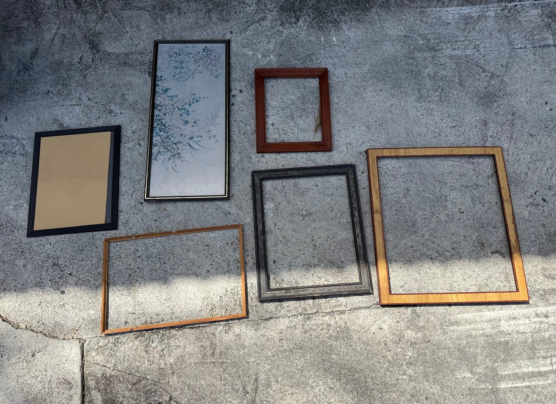 6 Assorted Picture Frames
