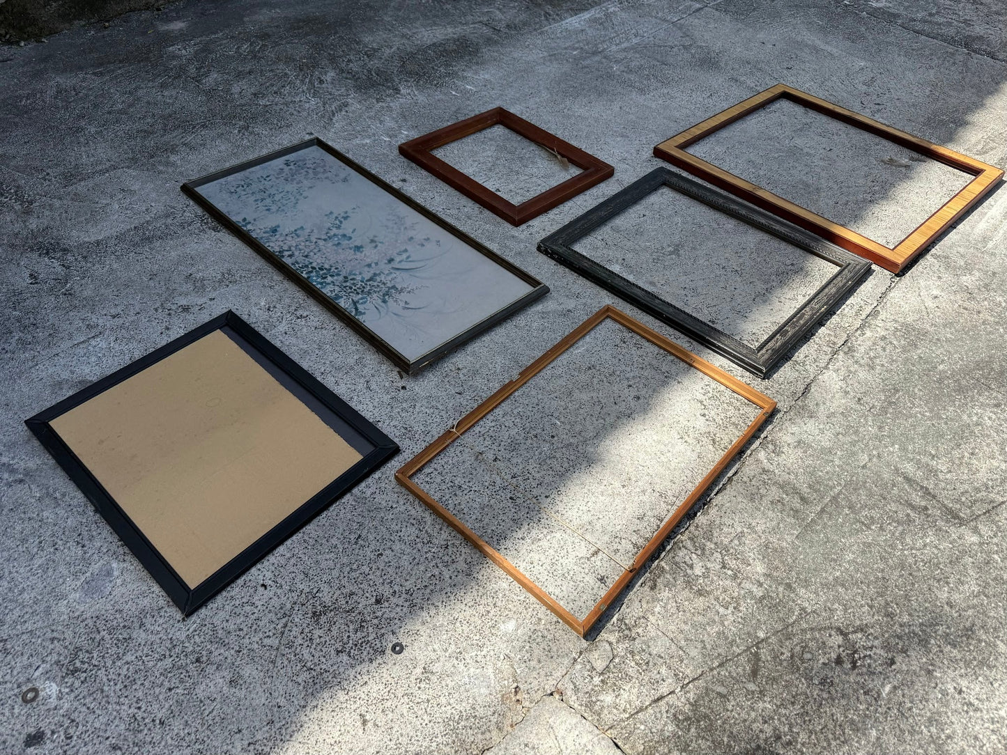 6 Assorted Picture Frames