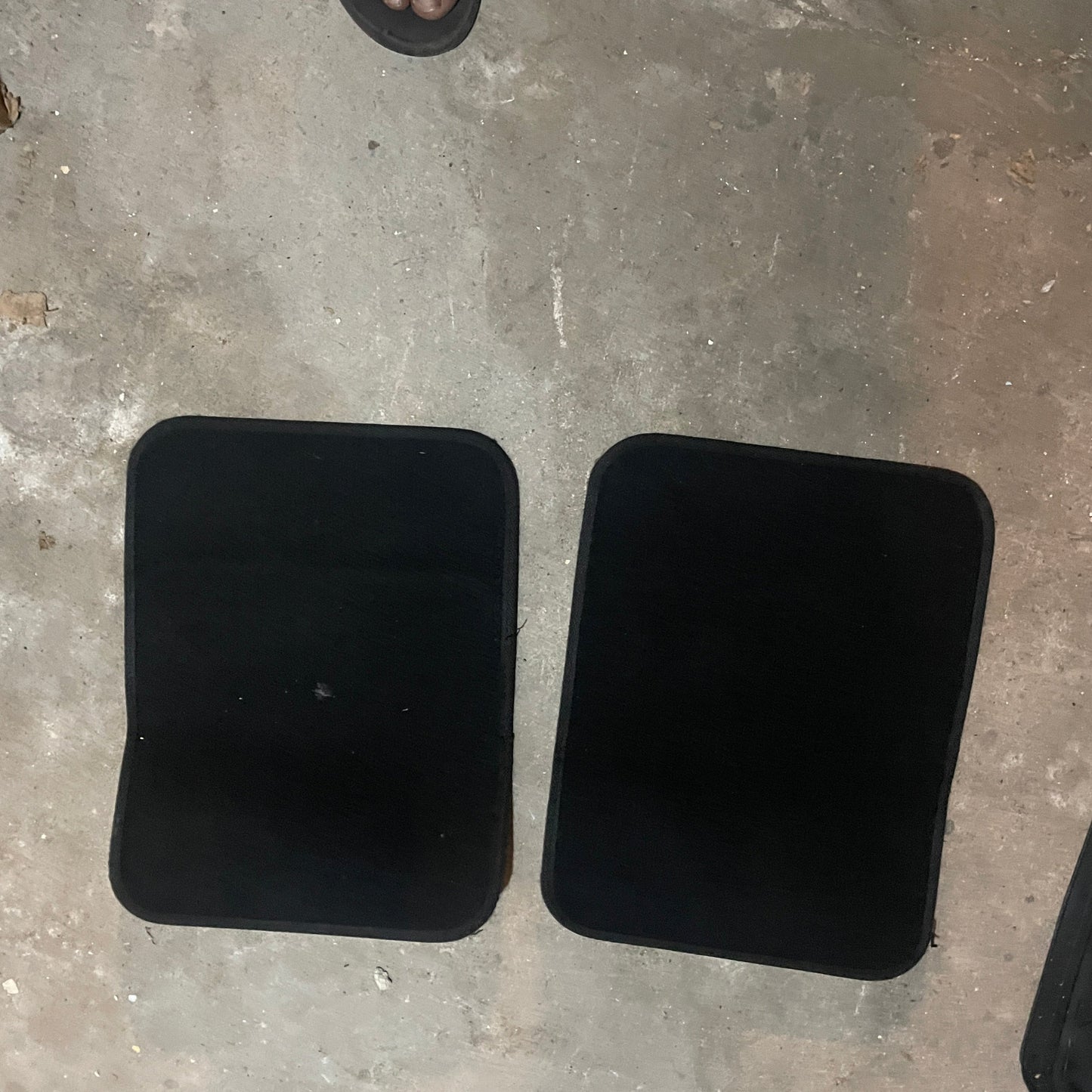 Car Mat Set 2