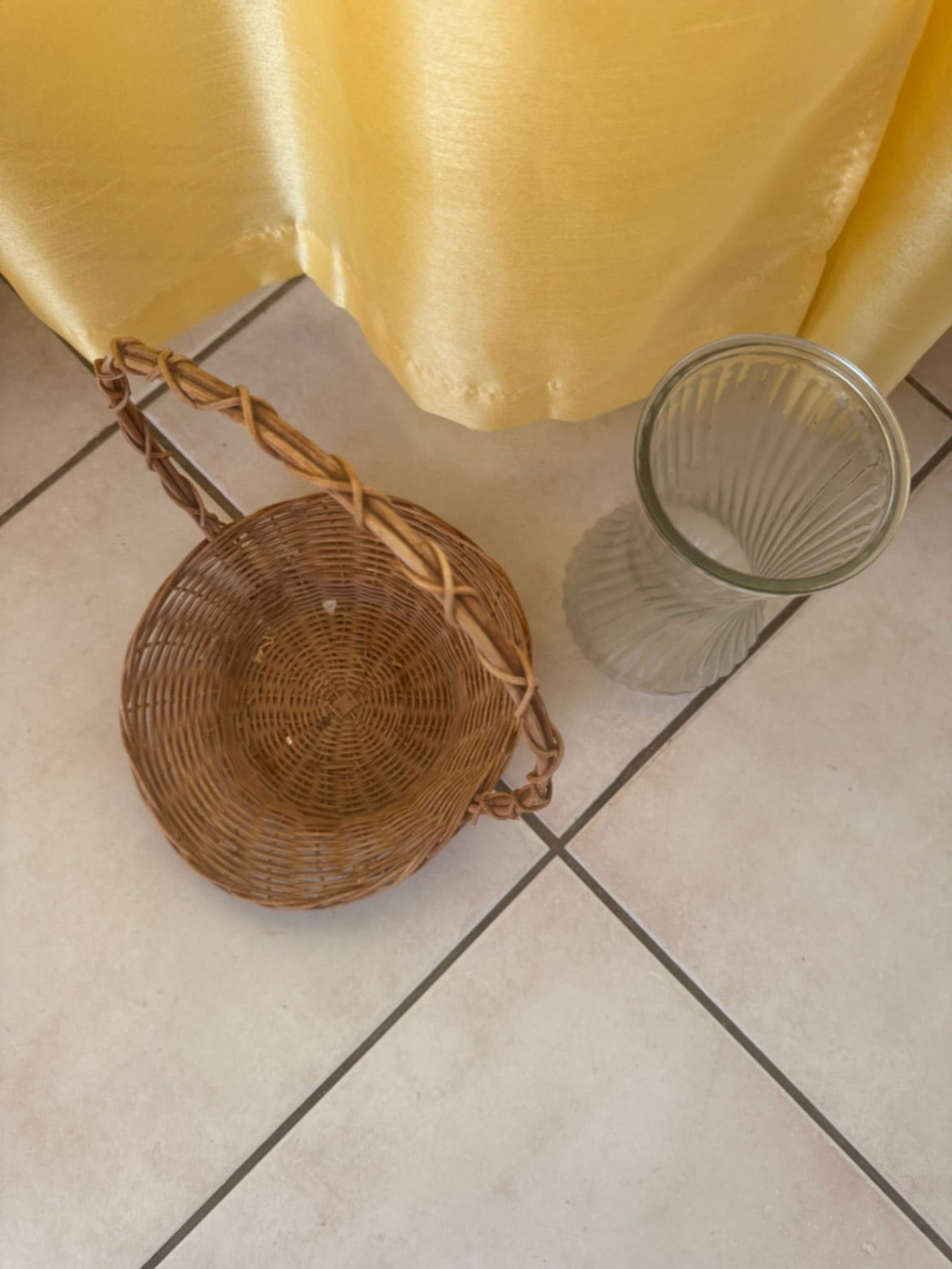 Decorative vase + Wicker Basket