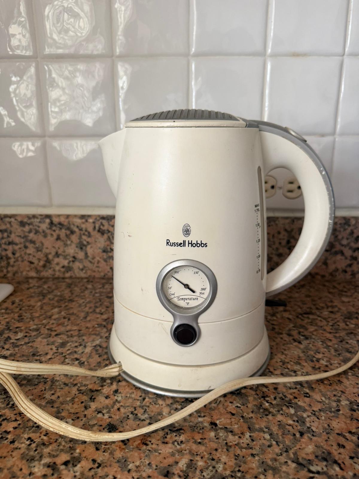 Russell Hobbs white Electric Kettle 