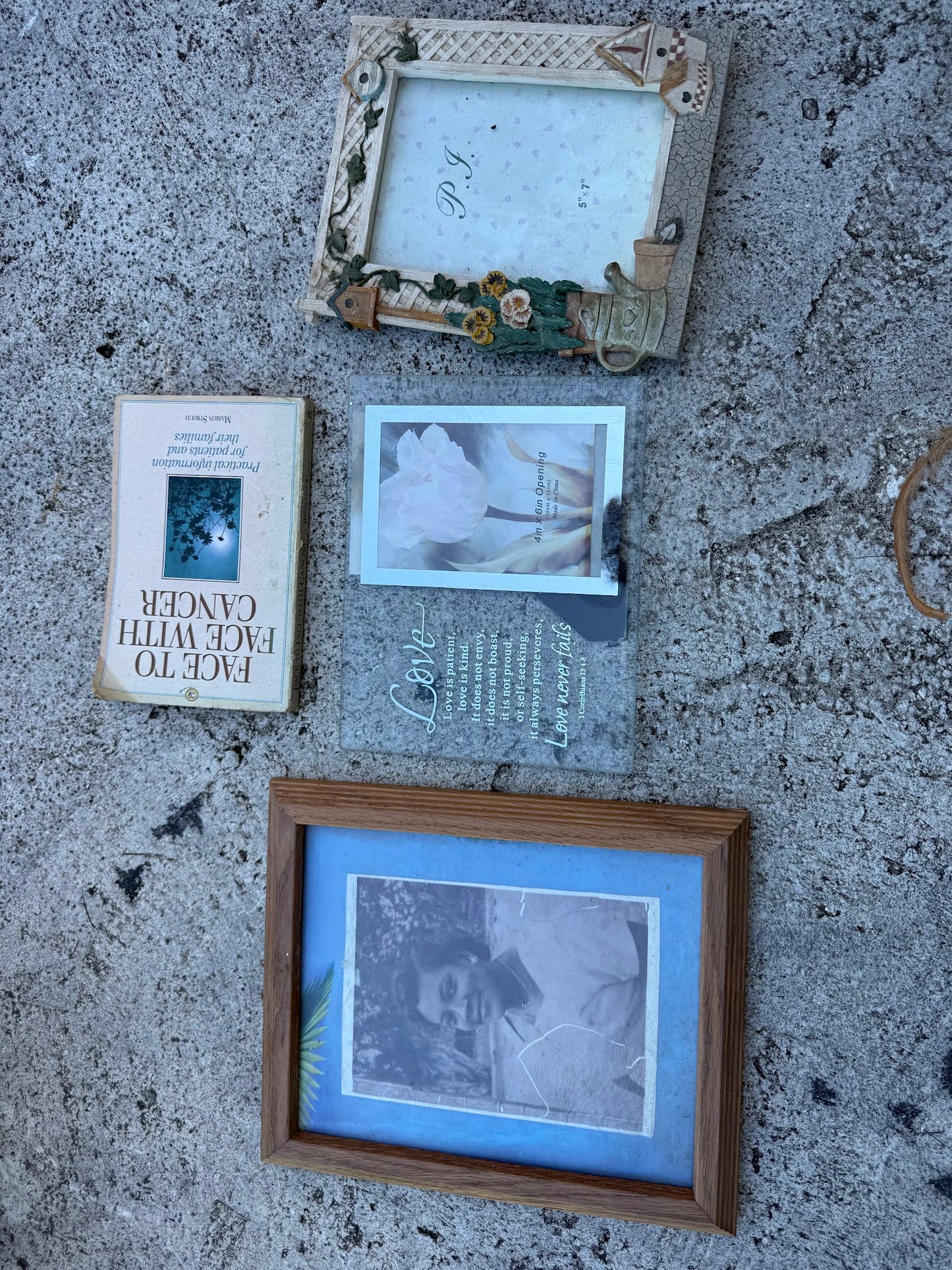 4 Asssorted Picture Frames