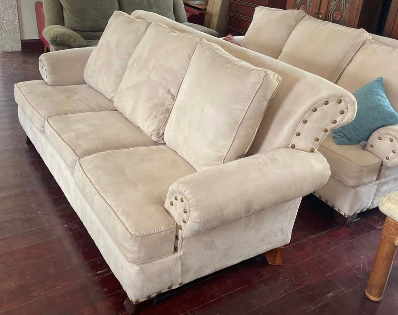 3 Seater Tufted Sofa