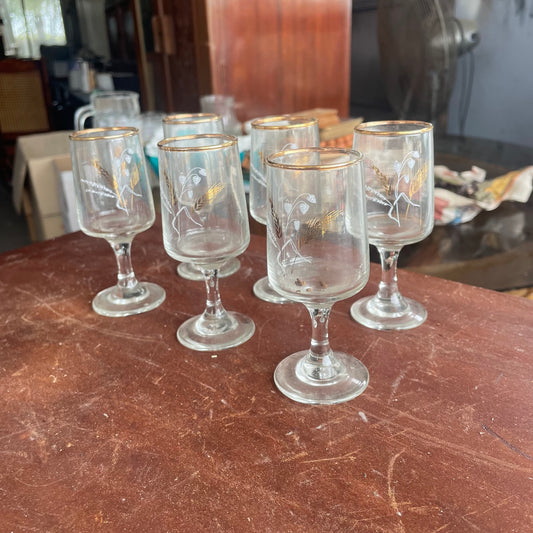 6 Gold Rimmed Wheat Design Stemmed Glasses