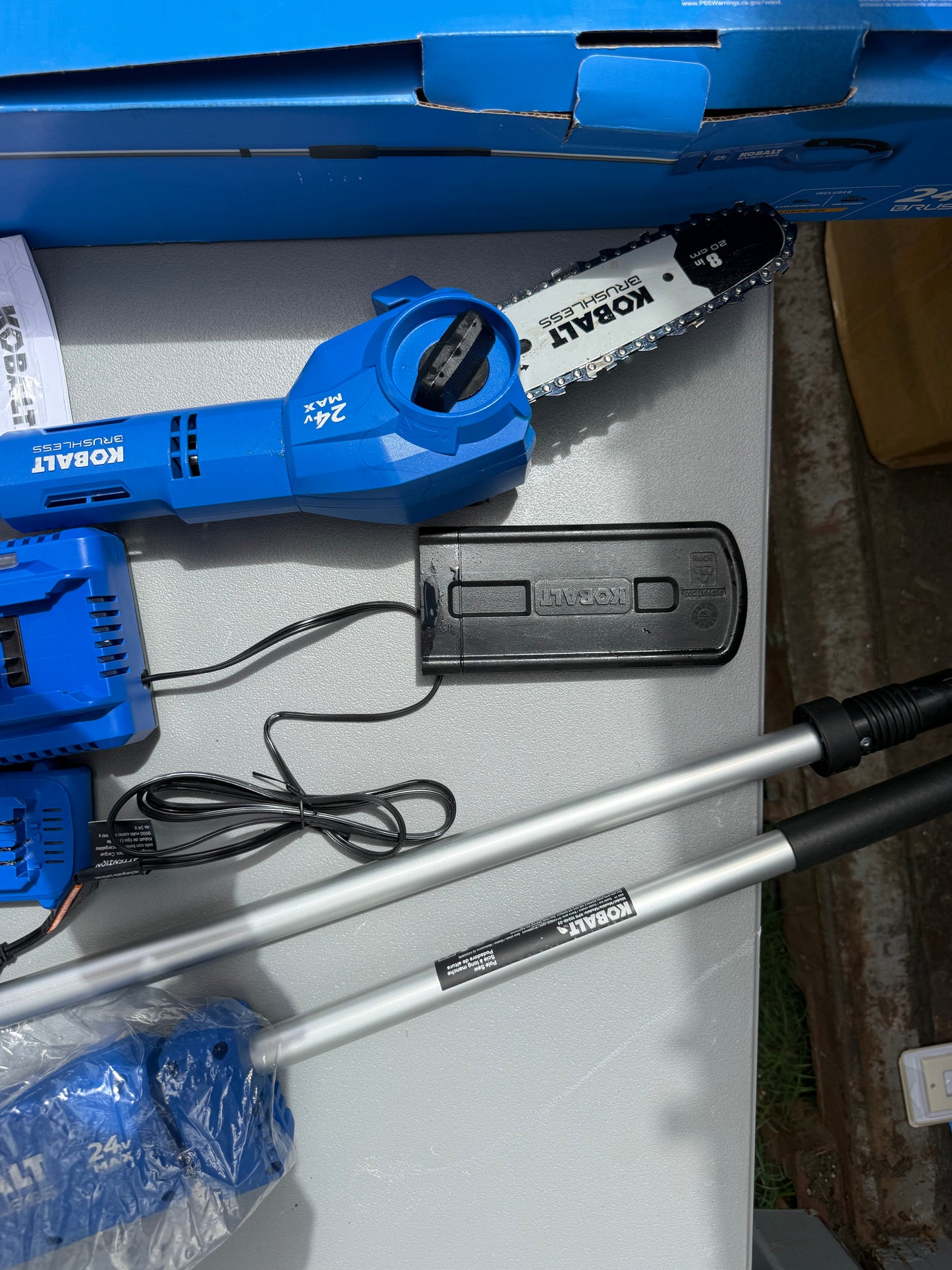 Kobalt 24-volt 8-in 2 Ah Electric Pole Saw Battery Included , Charger Included