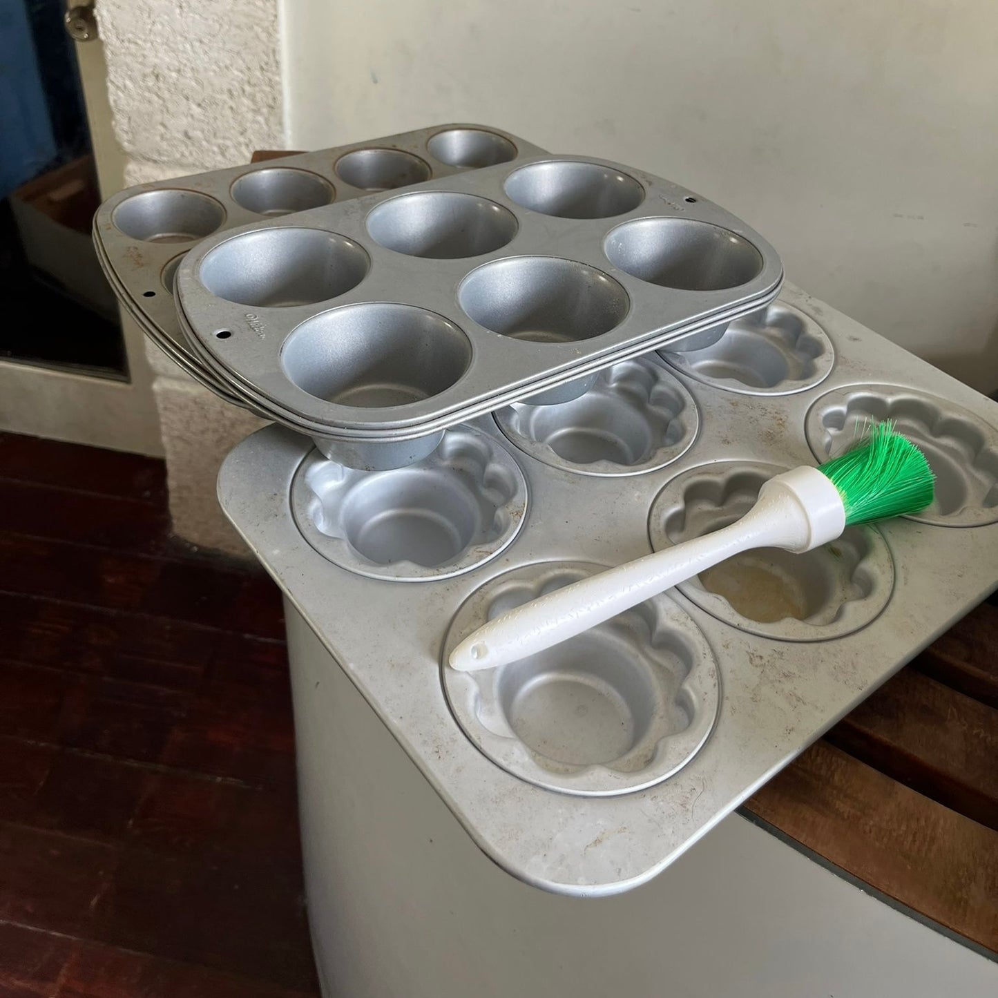 Cupcake Stand + 7 Muffin/Cupcake Pans + Square Cake Pan