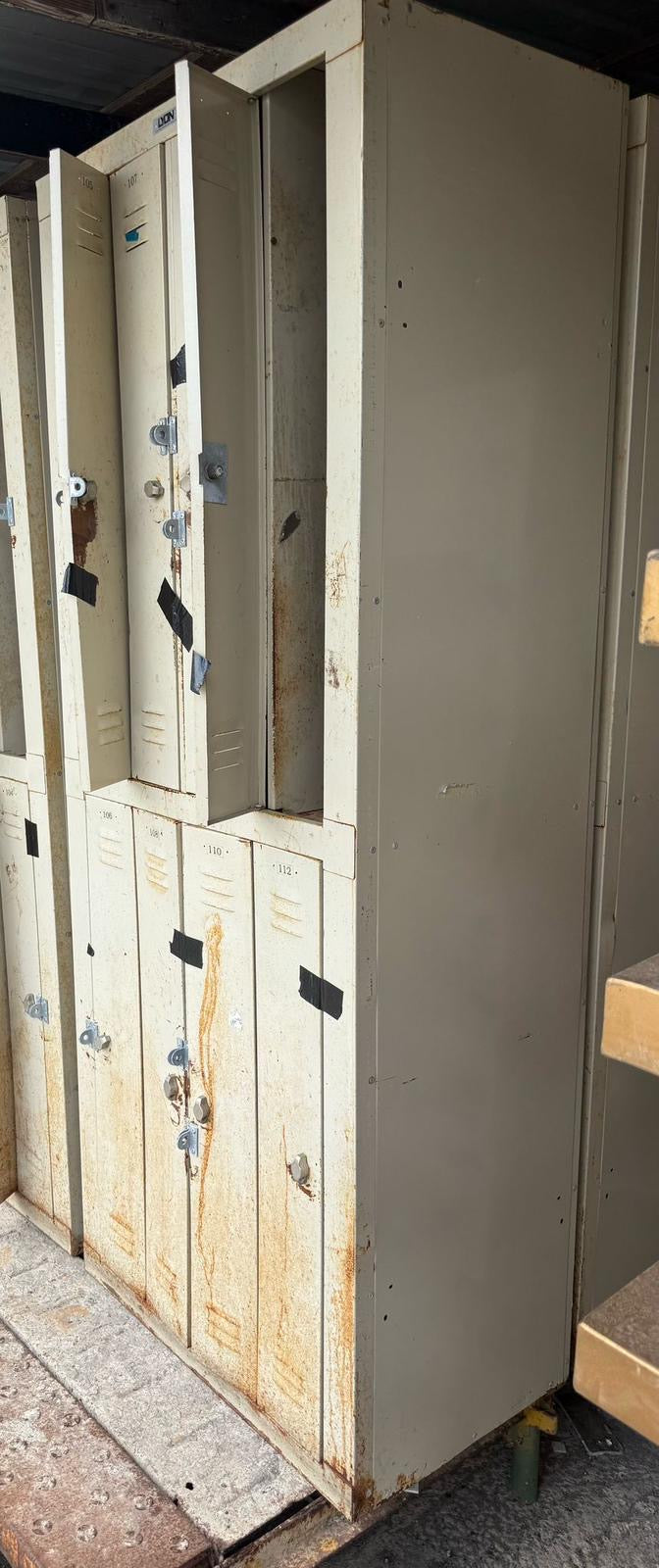 7FT 8 Compartment Locker