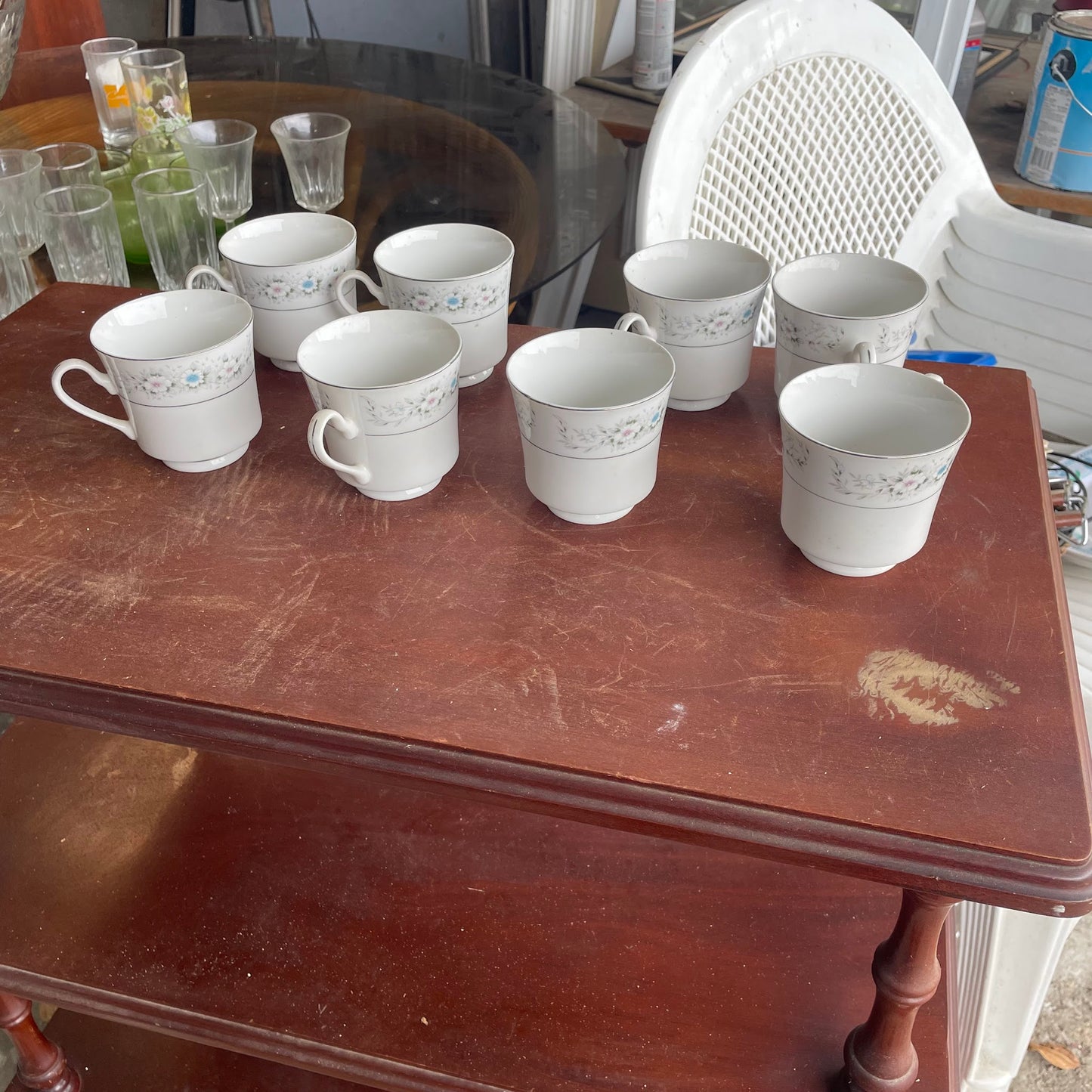 8 Floral Pattern Tea Cups