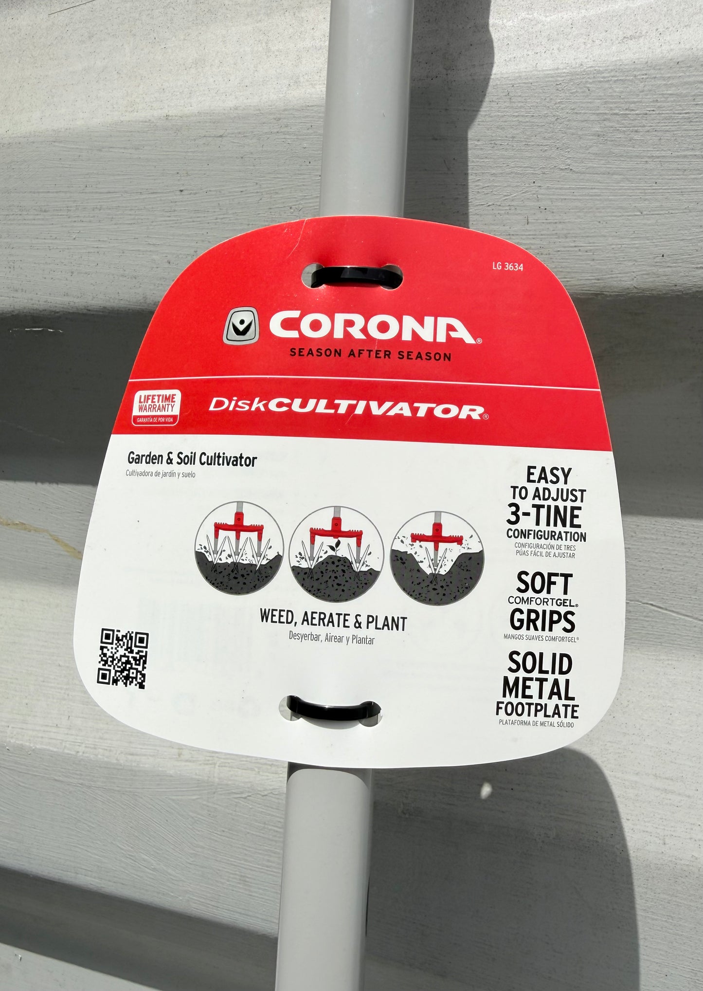 Corona ComfortGEL Rotating 3 -Tine Long-Handle Cultivator