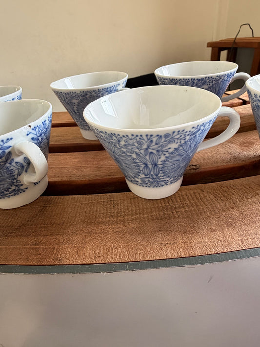 9 Saucer Plates + Matching Tea Set