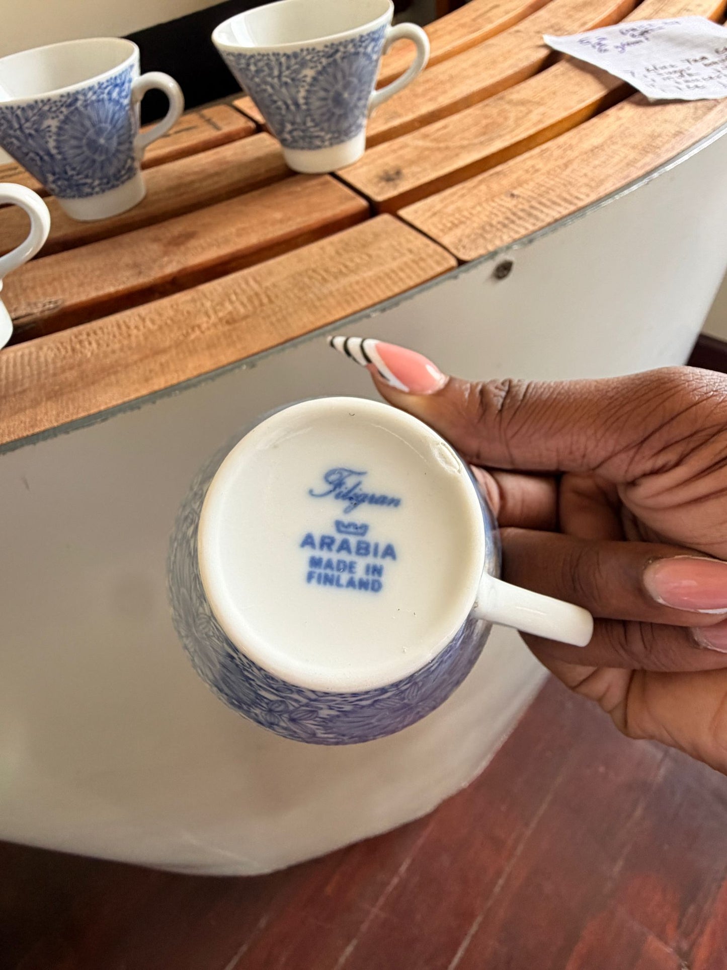9 Saucer Plates + Matching Tea Set