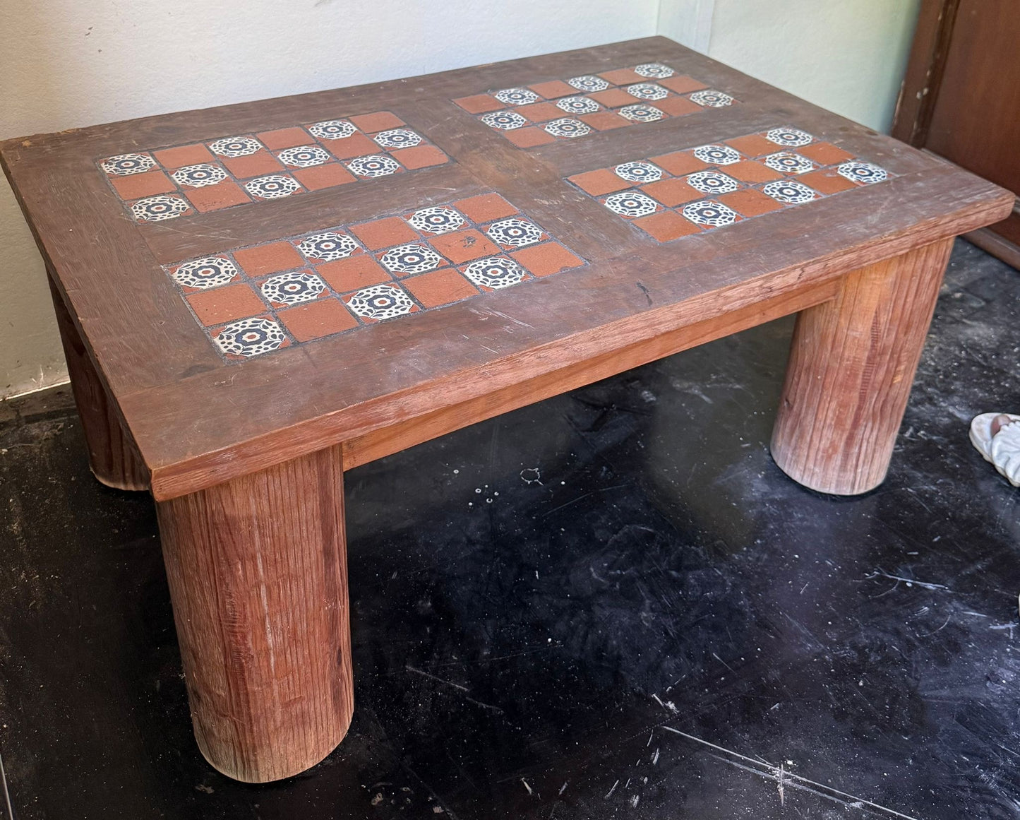 Antique Wooden Coffee Table(16”H x 2’W x 3’L)