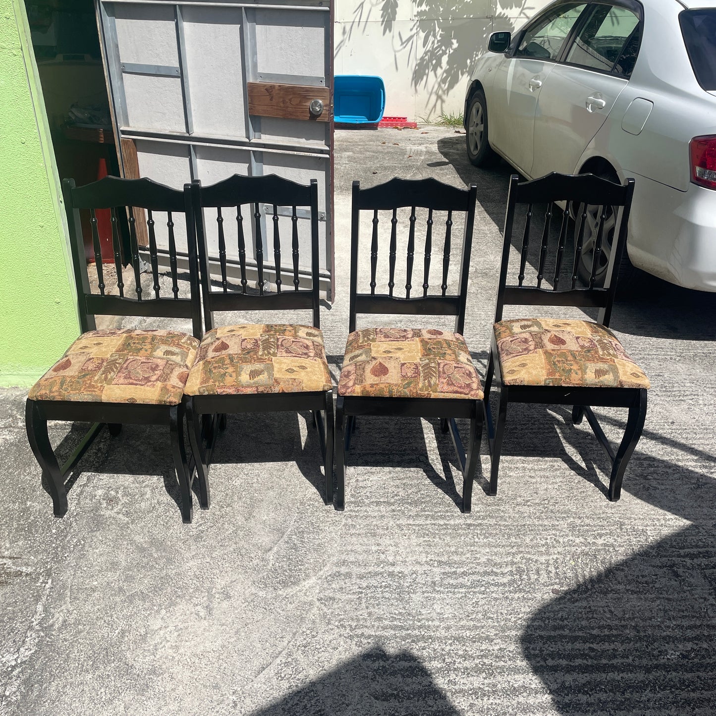 Black Mahogany Coffee Table + 4 Chairs