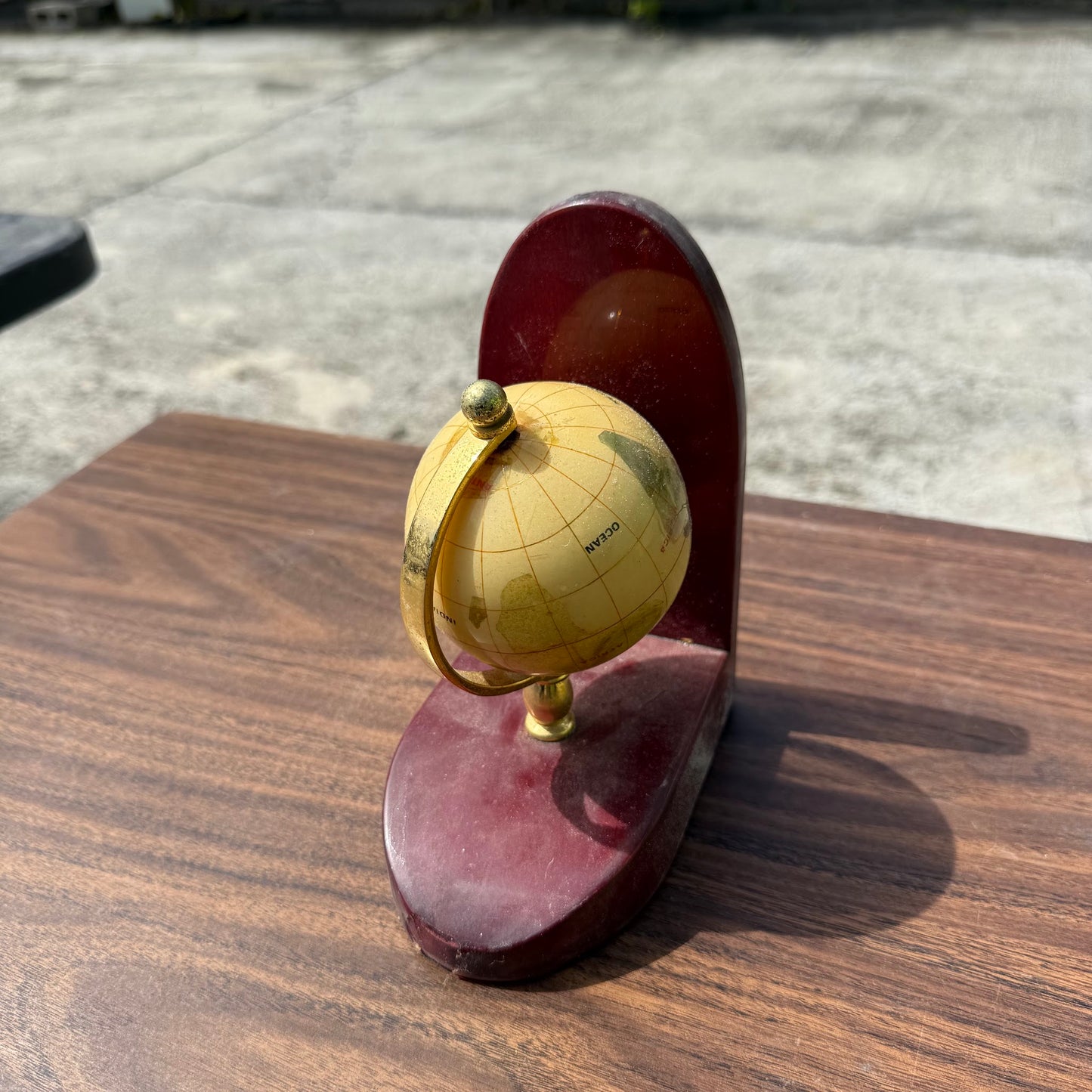 Globe