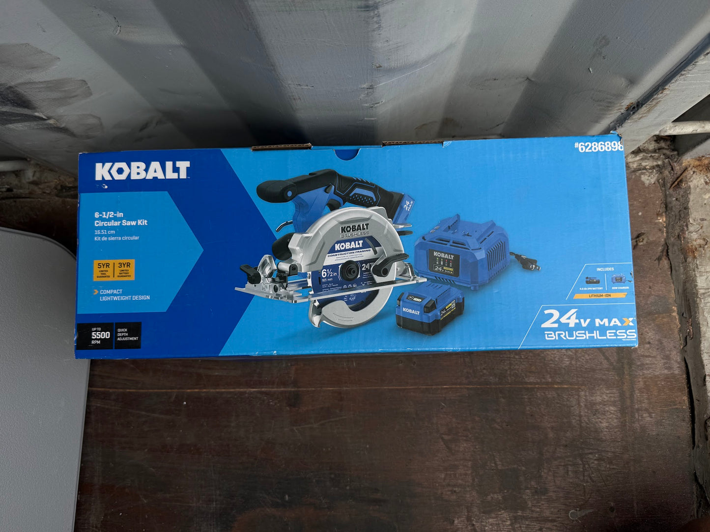 Kobalt 24-volt 4 -Amp 6-1/2-in Brushless Cordless Circular Saw Kit (Battery Included and Charger Included)