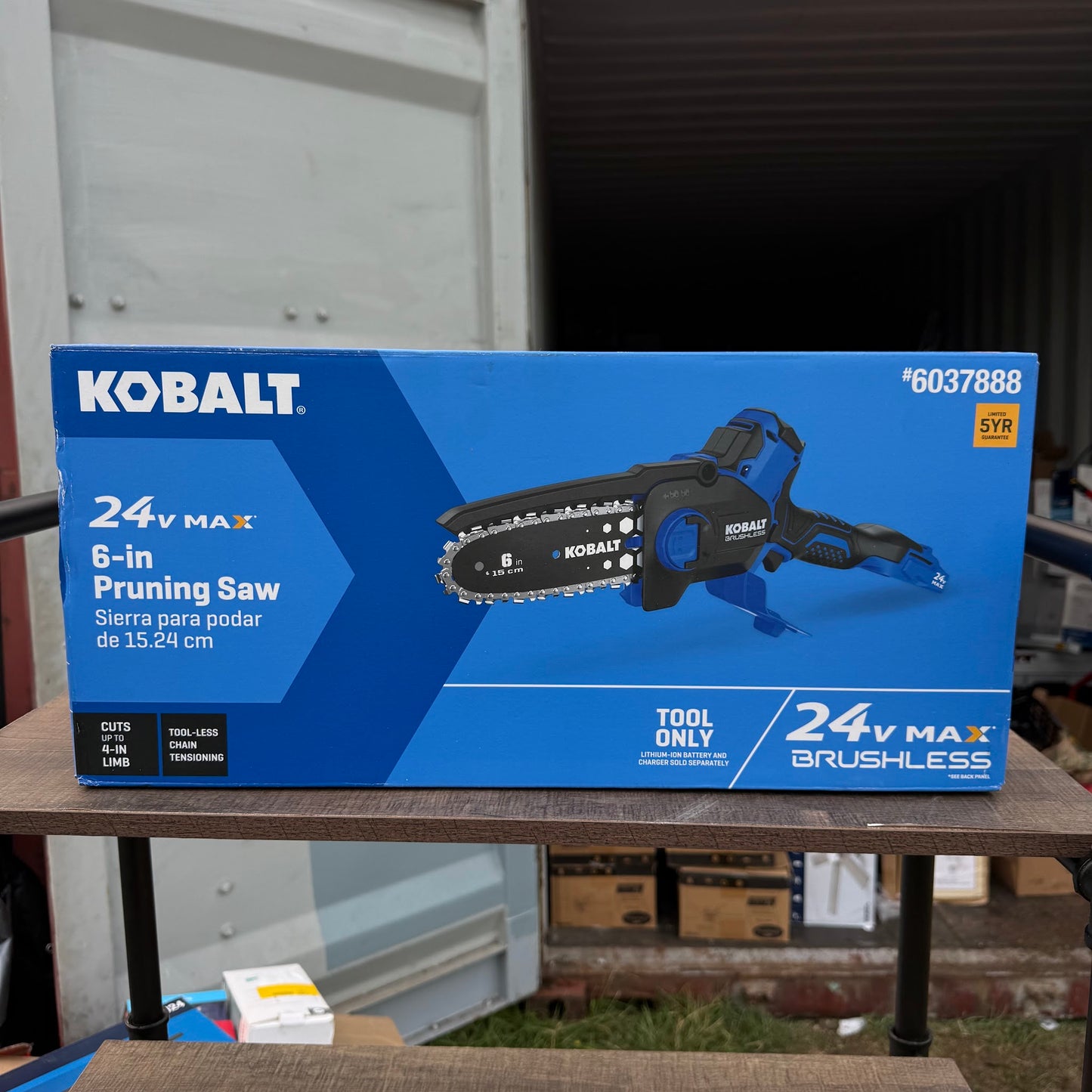 Kobalt 24-volt 6-in Battery Chainsaw