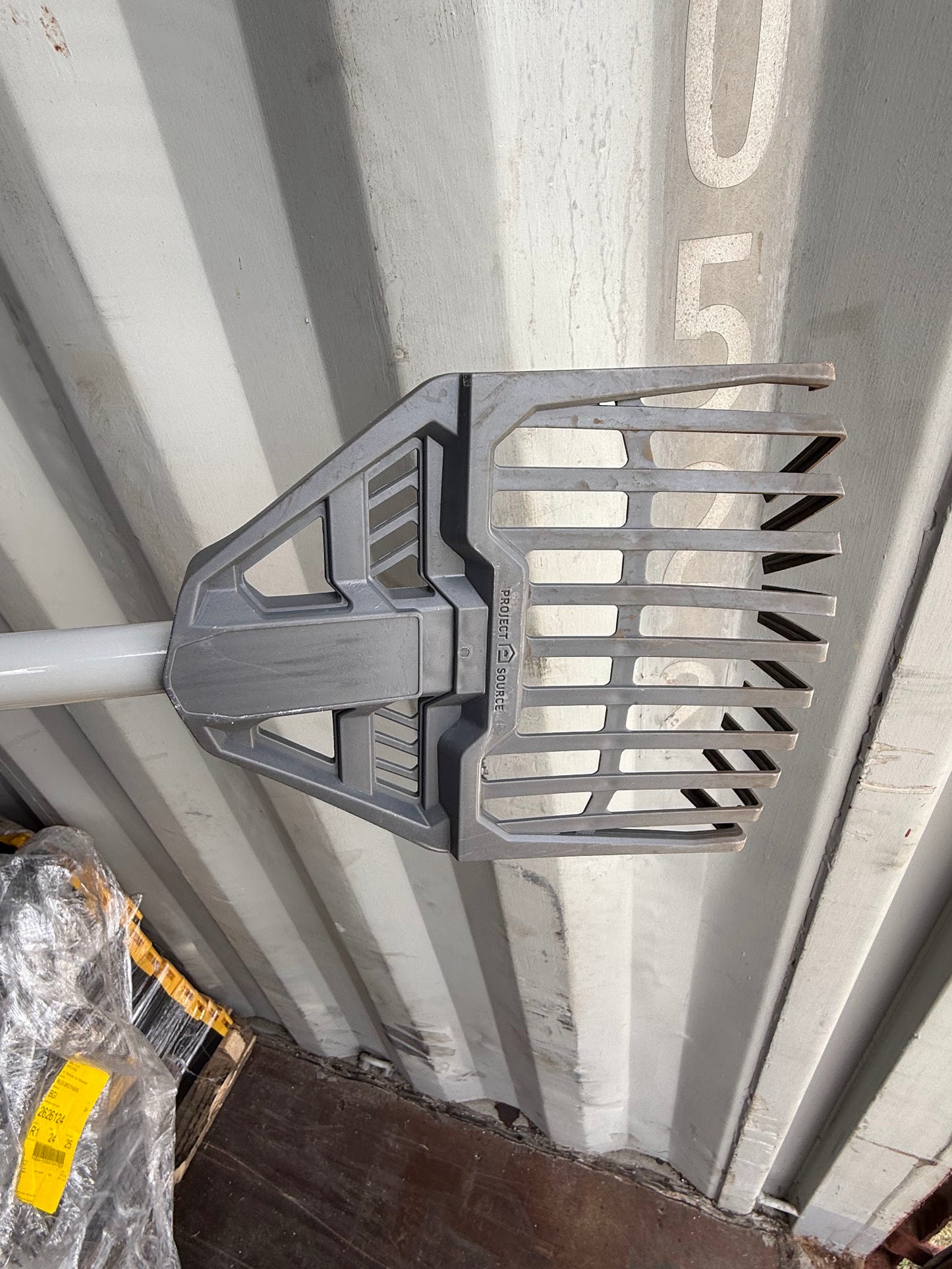 Project Source 8-in Plastic Shrub rake with Steel Handle