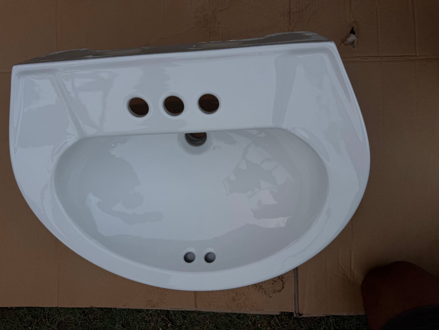 Project Source Bathroom Sink (22" x 18")