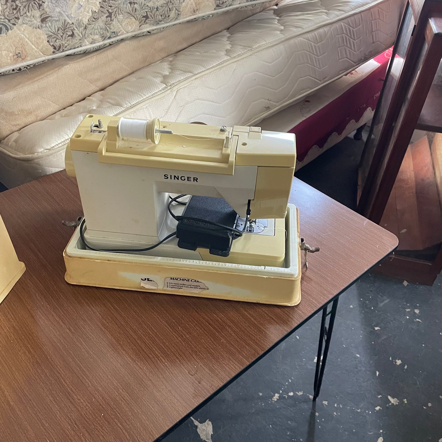 Singer Sewing Machine with Case