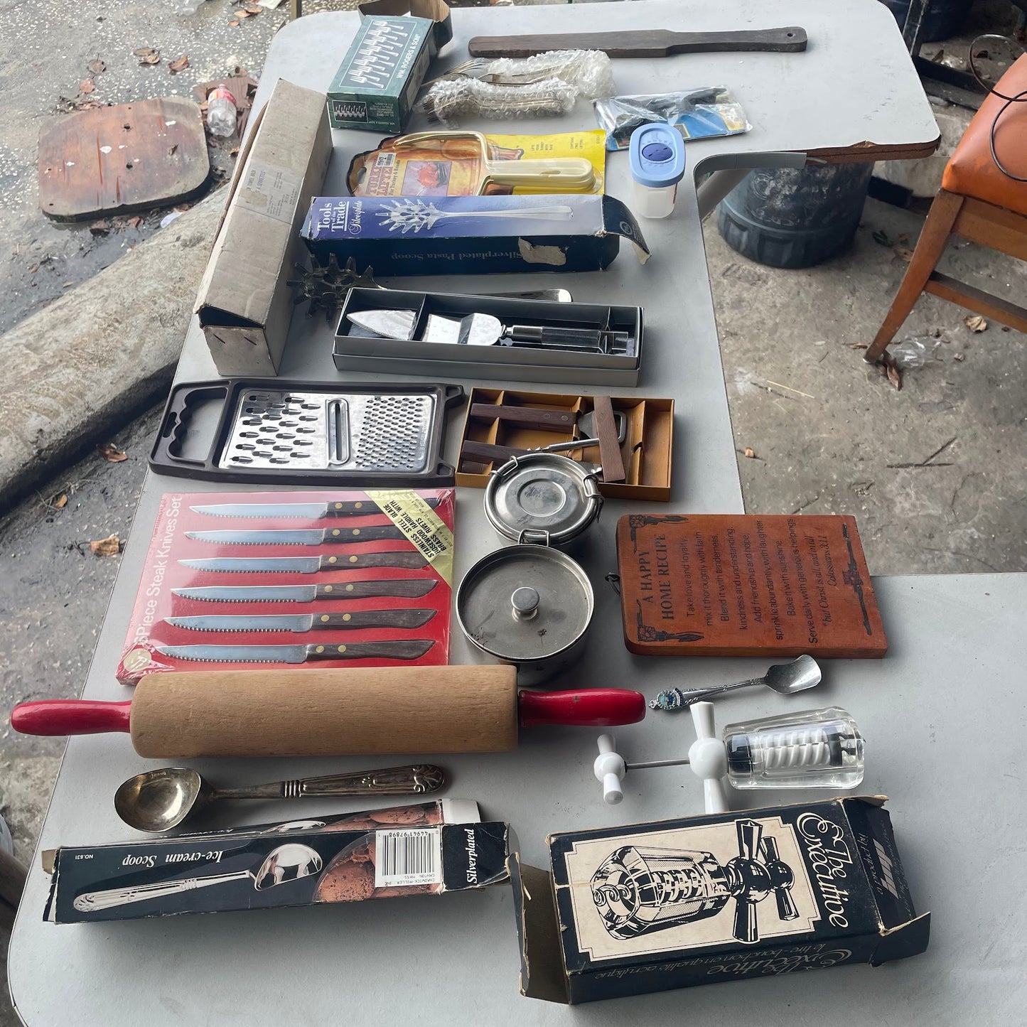 Steak Knife Set + Miscellaneous Items