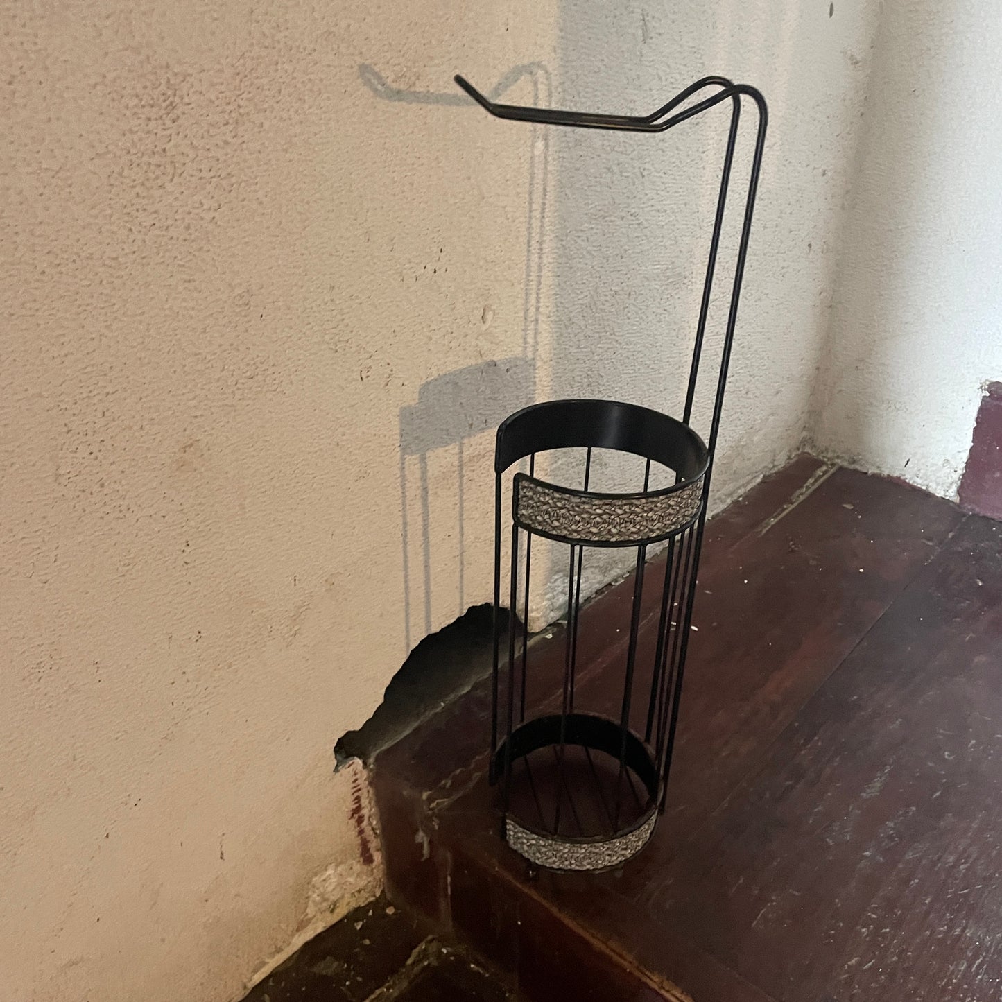 Toilet Tissue Holder