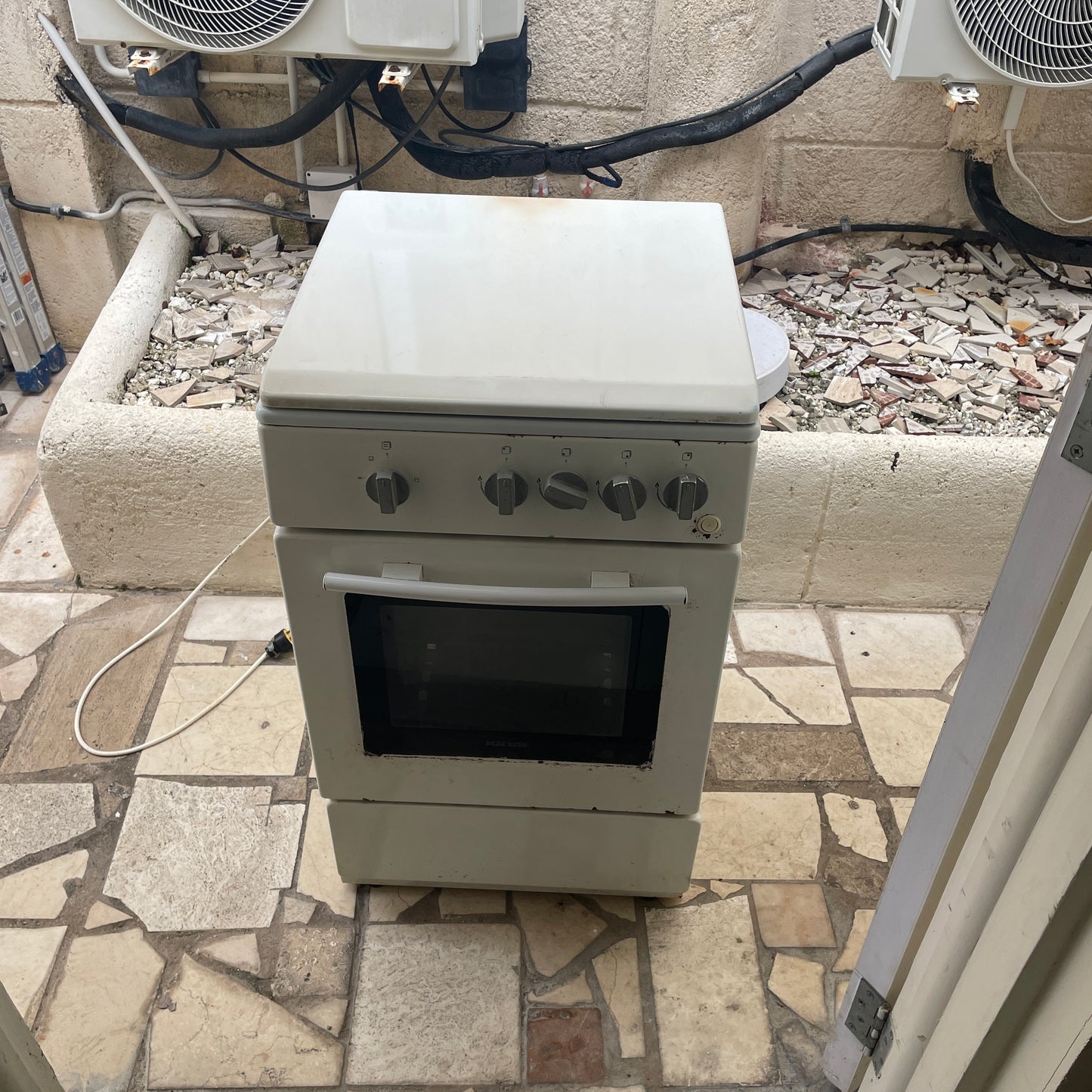 White Gas Stove with Oven